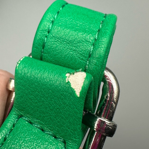 Seven Hills Faux Leather Kelly Green Circle Bag Sporty Crossbody Strap - Picture 14 of 14